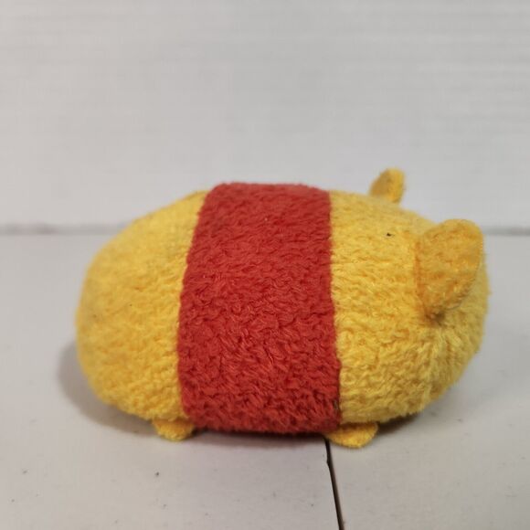 Disney Tsum Tsum 3.5” Mini Plush Winnie The Pooh - Picture 4 of 6